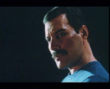 Imagenes del Video A Kind Of Magic