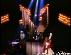 Fotos de Videos "Who Wants To Live Forever"